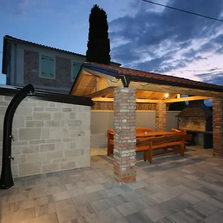 Holiday home Kristina Gabonjin